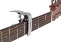 Kapodastr  pro akustickou, elektrickou  kytaru Guitto GGC-06 Silver